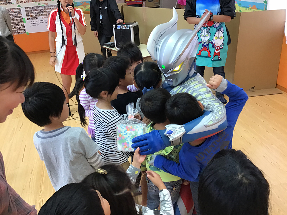 [ULTRAMAN FOUNDATION] Visit to support children in the disaster area ...